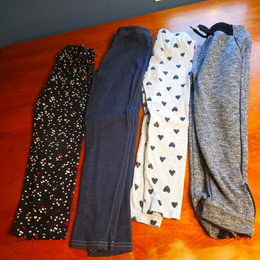 4 Pairs of children's leggings